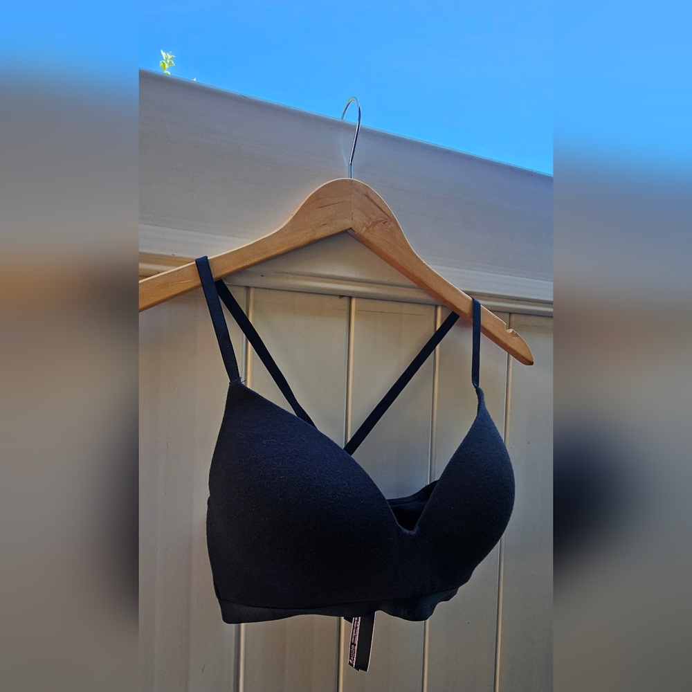 Victoria's Secret T-Shirt Lightly Lined Wireless Bra Size 32D - Picture 6 of 7